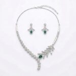 The Modernist Emerald Wing Collar